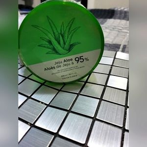 JEJU ALOE FRESH SOOTHING GEL  95% 300 ml